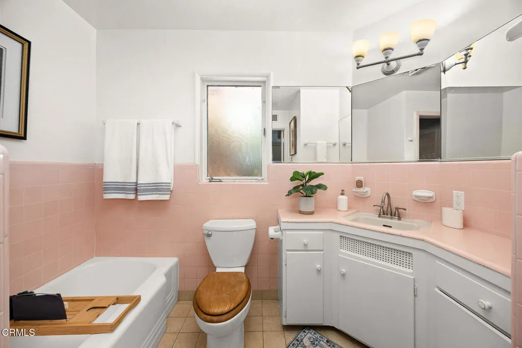1948 Ravista Lane, La Canada Flintridge, California 91011 home-pic-26